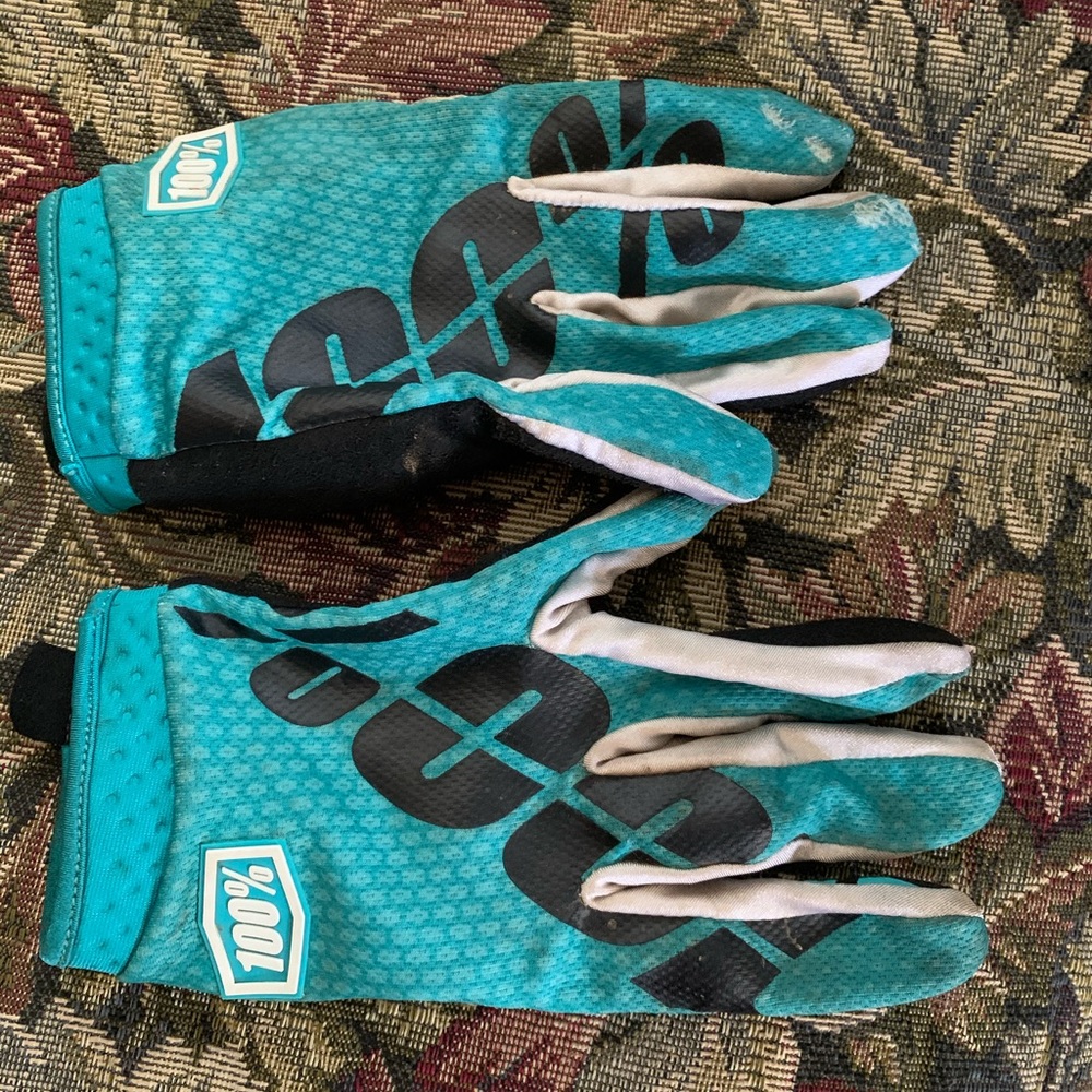 100% Motocross gloves